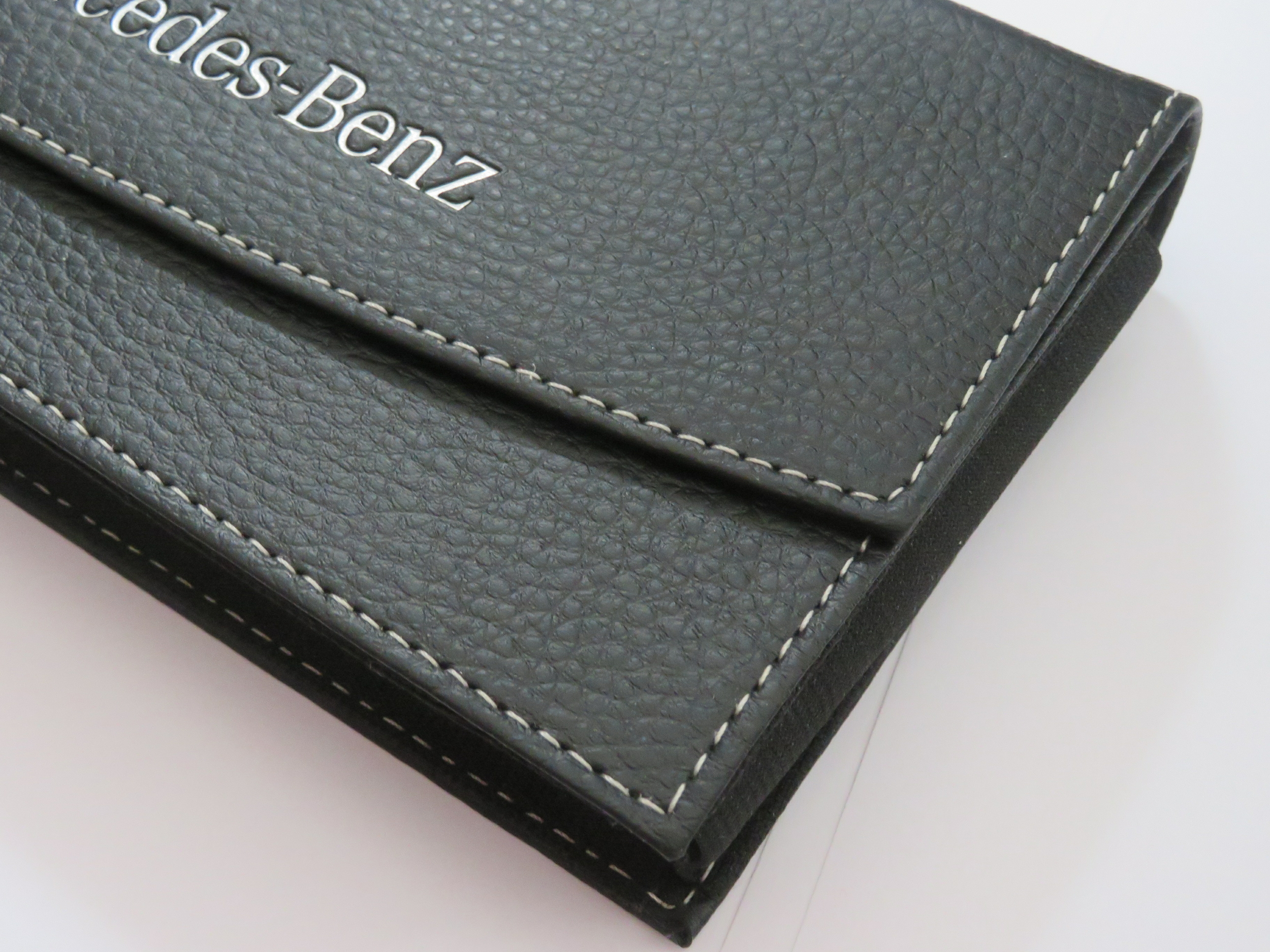 ETUI / POCHETTE  MERCEDES DE MANUEL