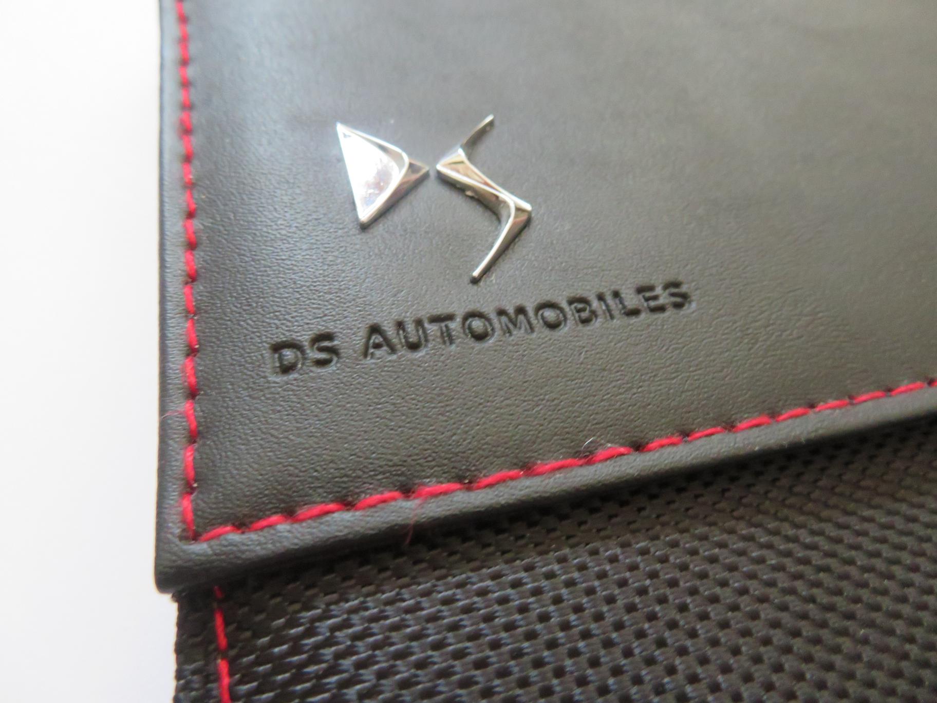 pochette-ds-automobiles-originale-carnet-notice-aspect-cuir-textile-noir
