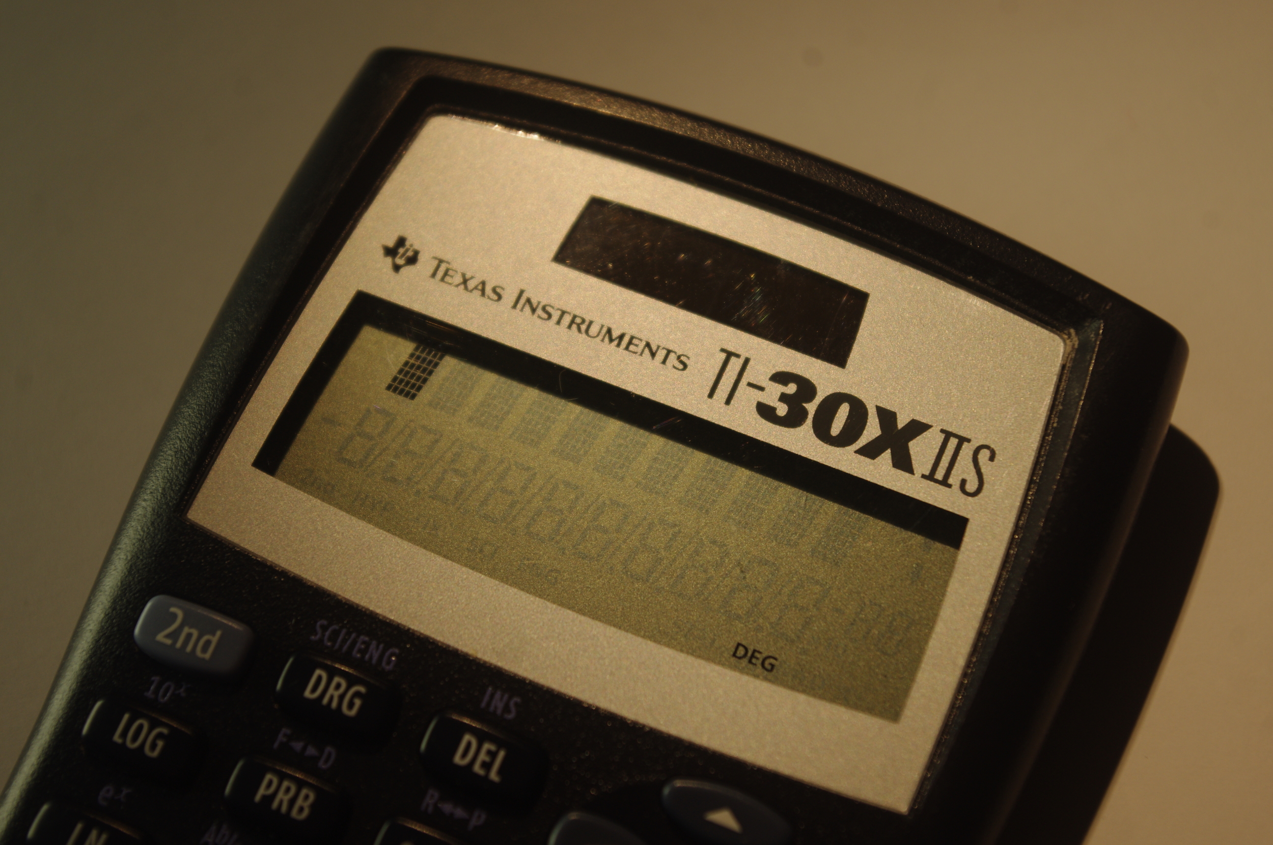 TEXAS-INSTRUMENTS-TI30-CALCULATRICE-SCIENTIFIQUE-TI30XIIS-LEMASTERBROCKERS