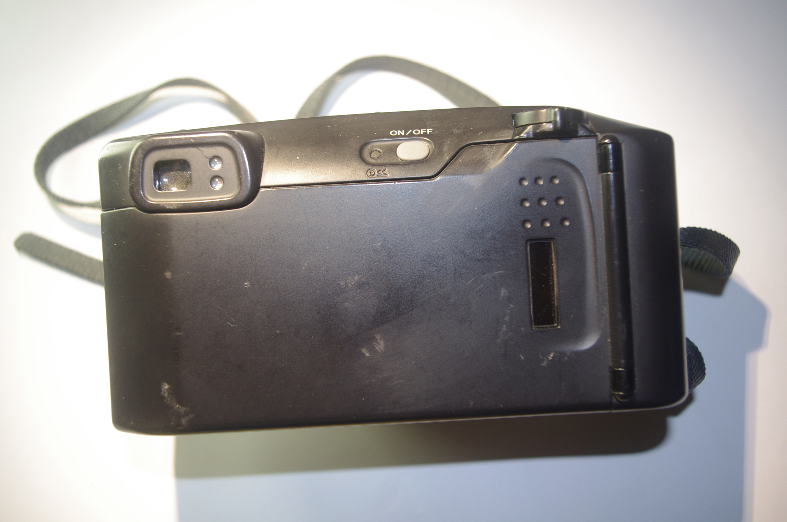 MINOLTA-RIVA-ZOOM-135EX-APPAREIL-PHOTO-ARGENTIQUE-LEMASTERBROCKERS