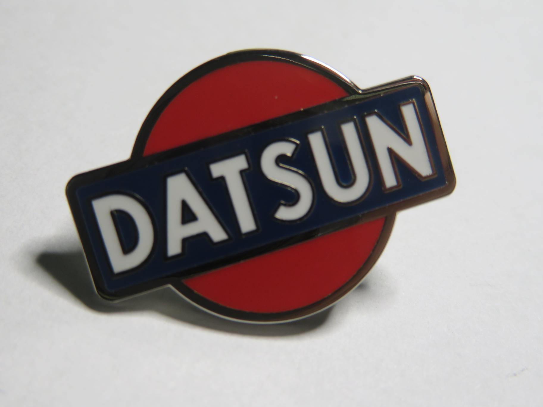 PINS LOGO DATSUN – AUTOMOBILE NISSAN DATSUN VINTAGE