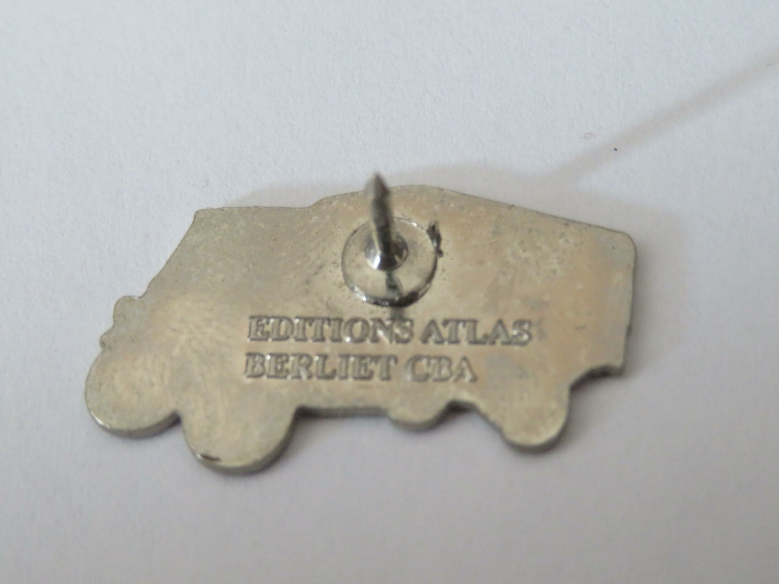 pins-berliet-cba-editions-atlas-camion-ancien
