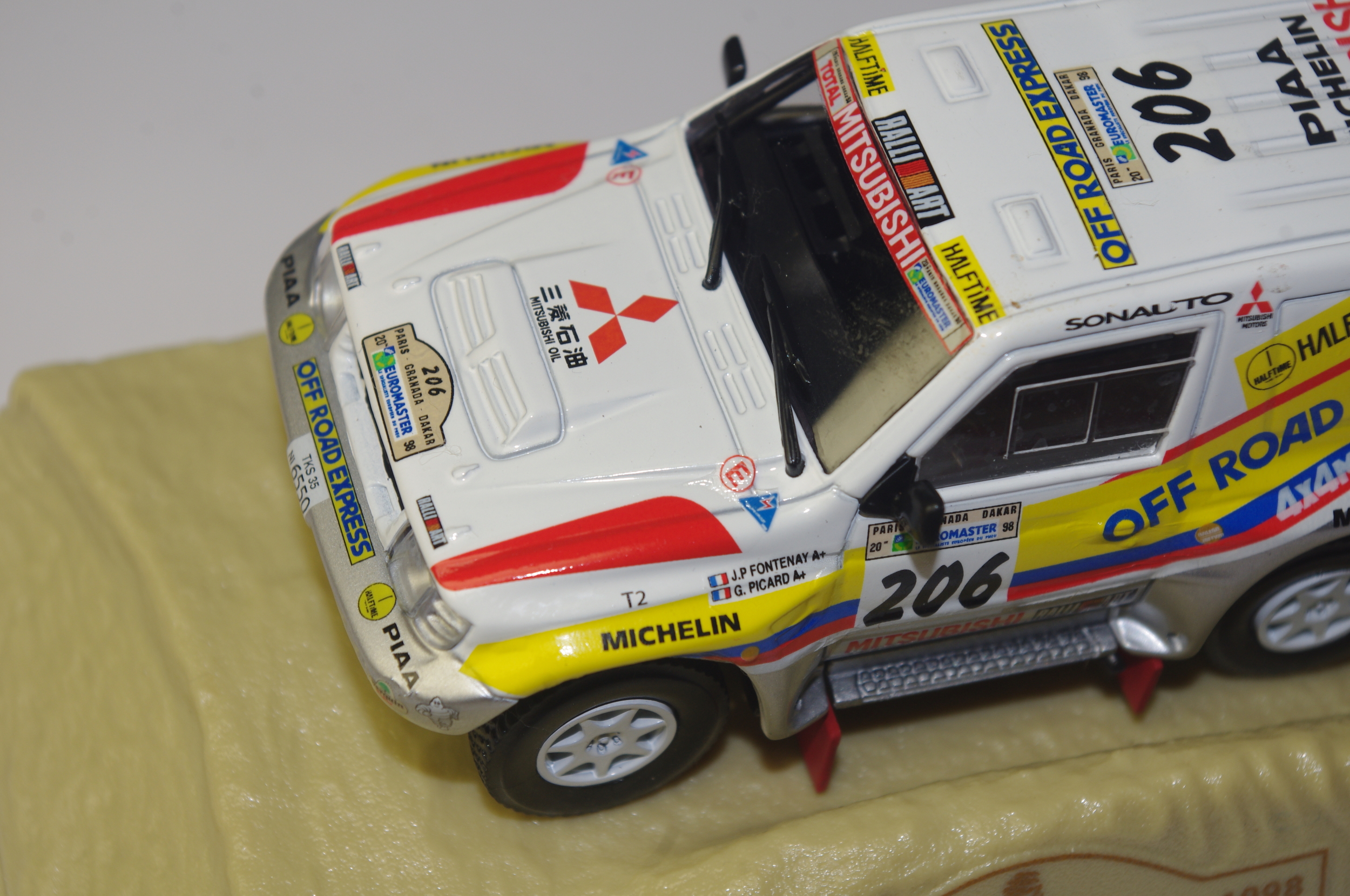 MITSUBISHI-PAJERO-JFONTENAY-PICARD-LEMASTERBROCKERS-NOREV