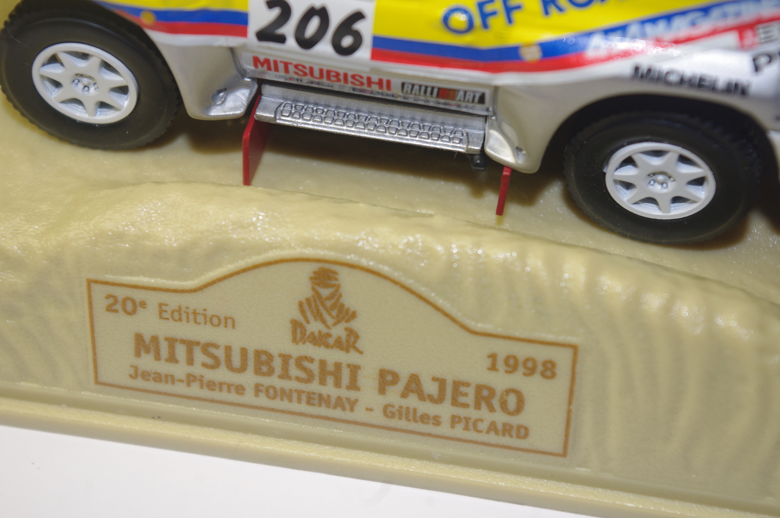 MITSUBISHI-PAJERO-JFONTENAY-PICARD-LEMASTERBROCKERS-NOREV