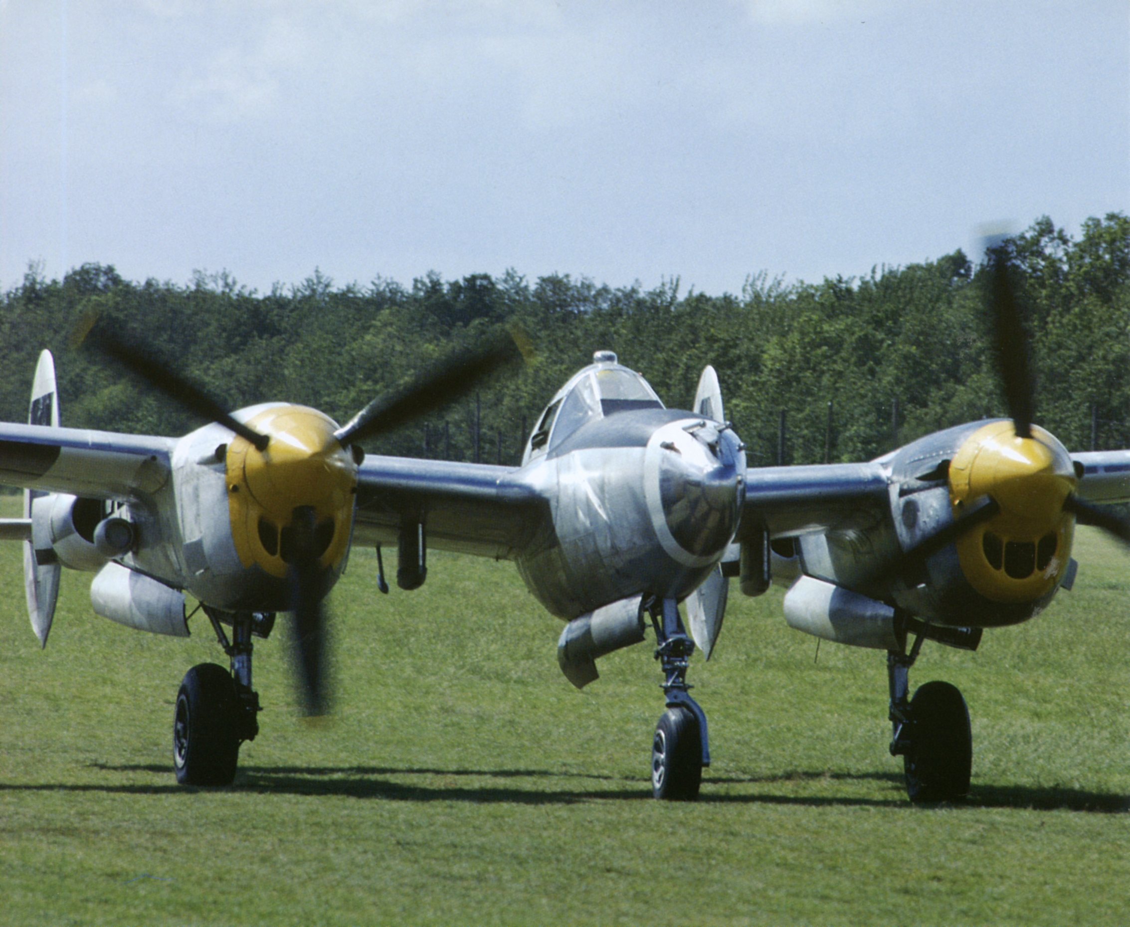 LOCKHEED P-38 LIGHTNING - FICHE AVION CARACTÉRISTIQUES