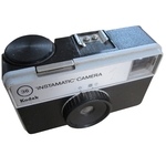 APPAREIL-KODAK-INSTAMATIC-36-CAMERA-LEMASTERBROCKERS