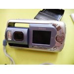 NIKON COOLPIX 2500 2MP ZOOM 3X ET SON CHARGEUR NIKON MH-60