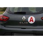 A JEUNE CONDUCTEUR RENAULT CLIO