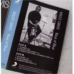 Cassette audio Miles Davis album jazz bleu iconique – objet rétro collector musique