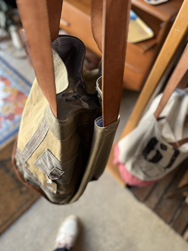 int sac beige