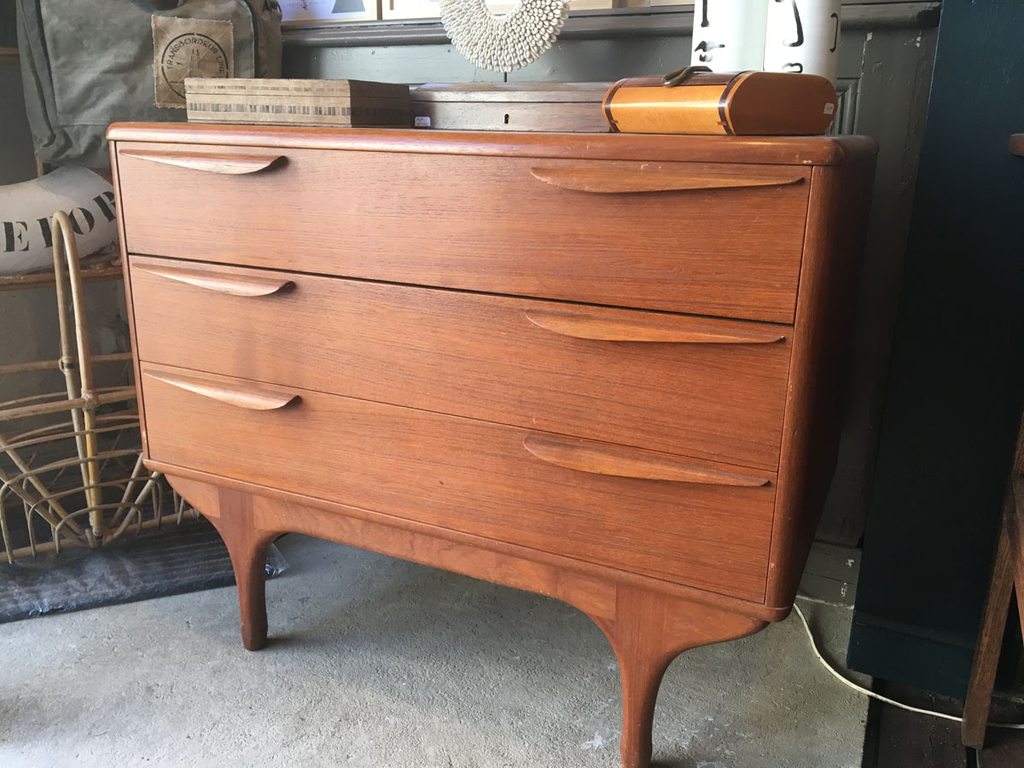 Commode Vintage Wrighton – Teck – Années 60 – Angleterre – Rectangulaire – 73x69x47 Cm
