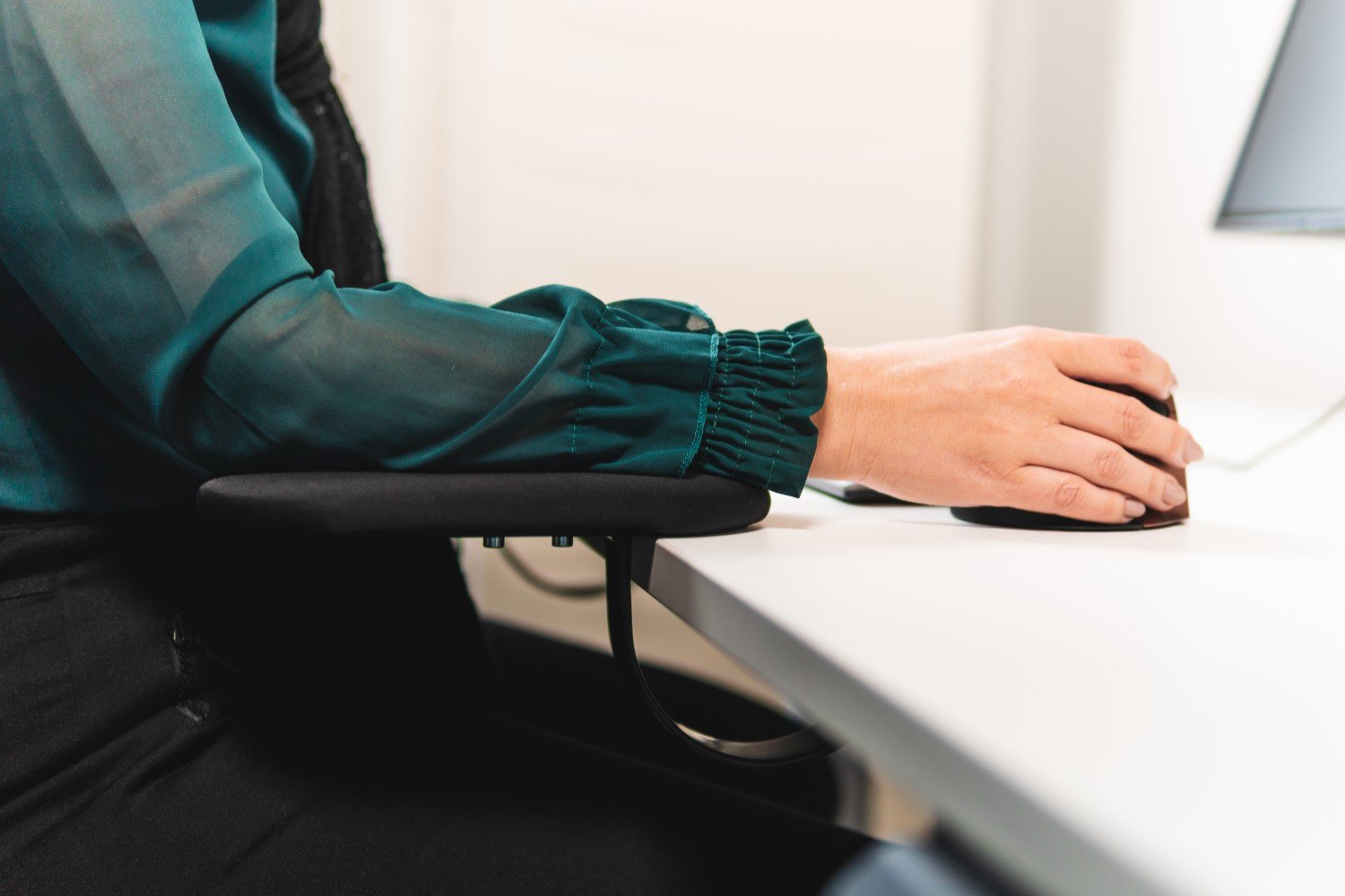 BakkerElkhuizen-underarm-support-symmetrical-mouse-pads-wrist-rests-1697184548-6