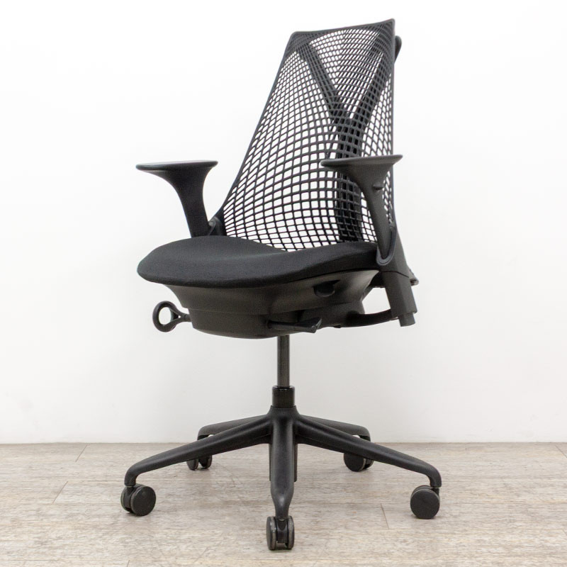 herman-miller-sayl-noir trois quart avant