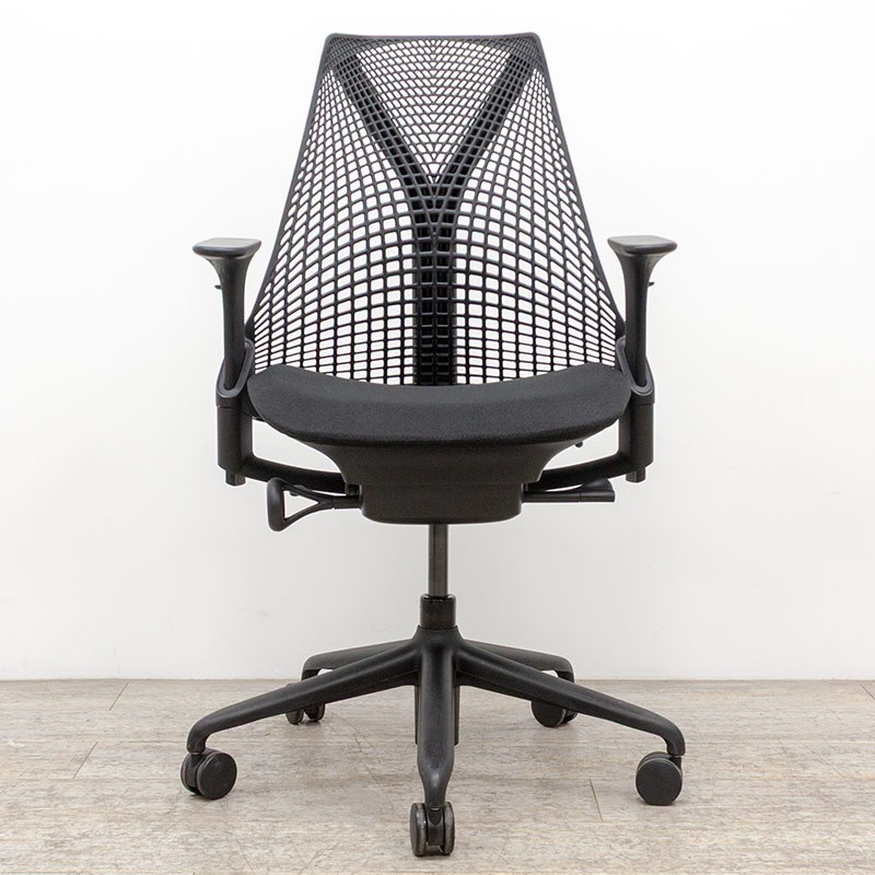 herman-miller-sayl-noir-face