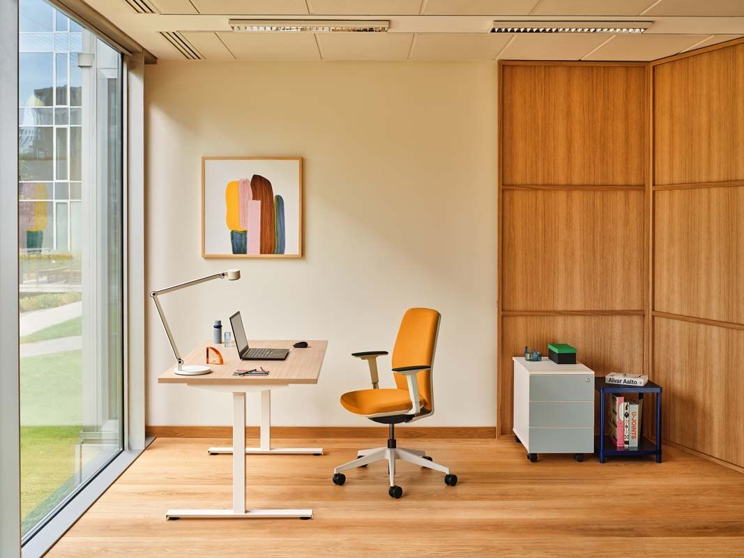 OGI T MDD bureau individuel pietement RAL 9010 plateau chene canadien profil