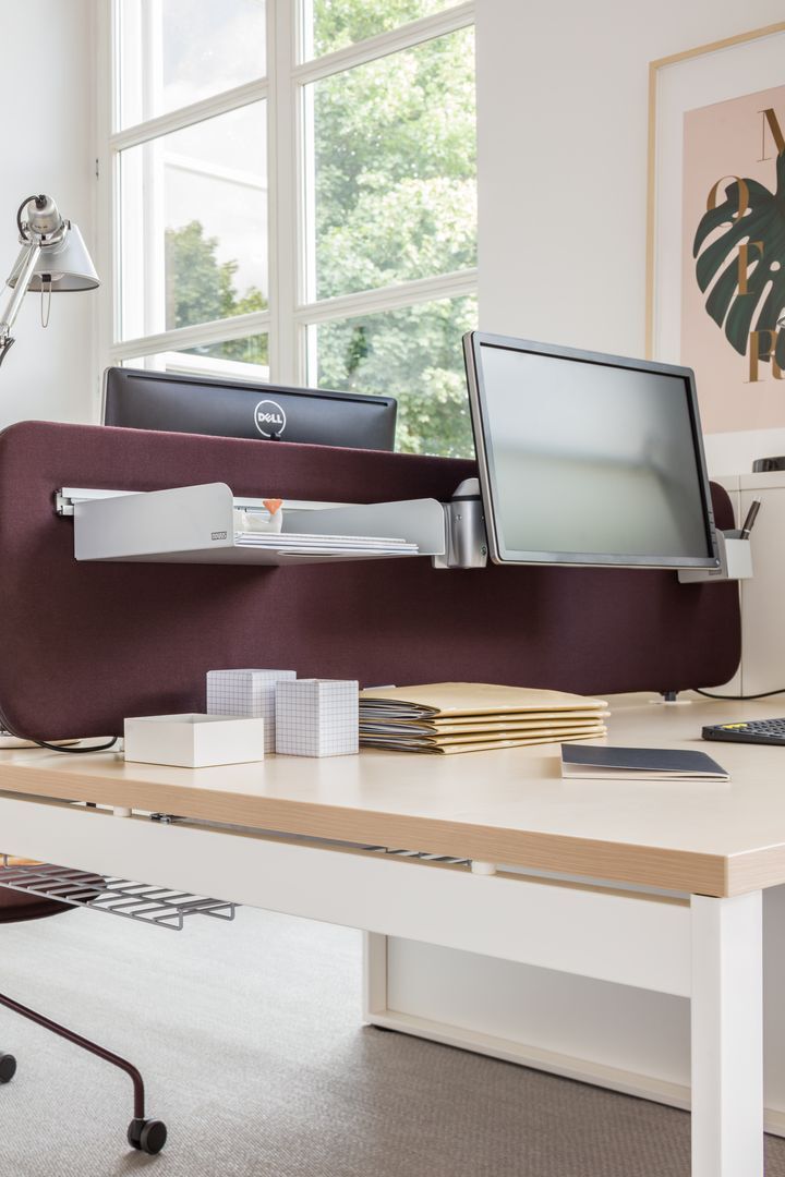 workstation-desk-mdd-2_1 OGI Q BENCH POLAR BIRCH RAL 9010 SCREEN SONIC OGI  PROFIL