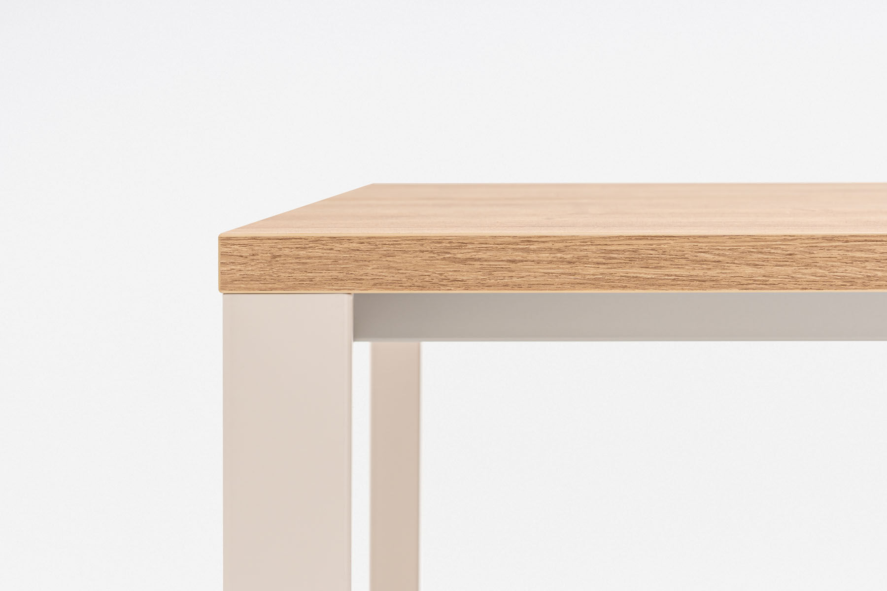 desk_ogi_q_168_natural_oak_ral9010_panel_sonic_mc249661008_3_1
