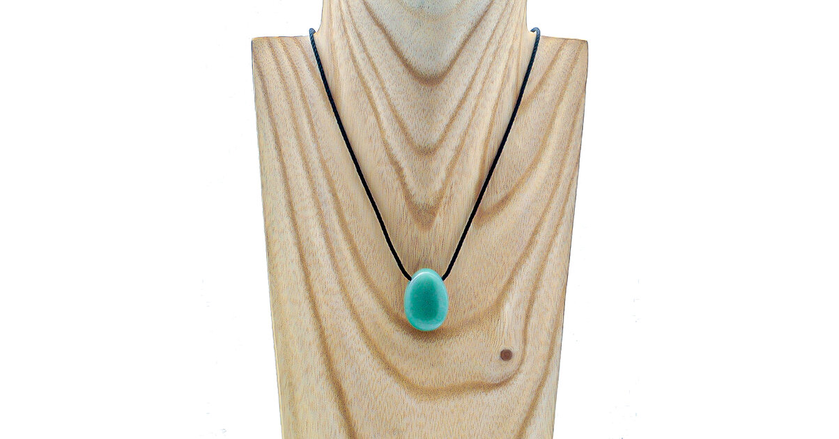 Collier Ras De Cou Avec Pendentif Fleur En Aventurine - Pierre Verte, Neuf Avec Petit Défaut