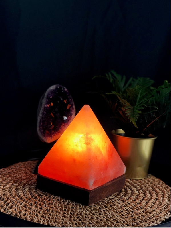 74012.1.Lampe en Cristal de Sel - Pyramide