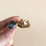 broche-miniopuntia-minicactus-parme2-épinglesécurisée-faitmain-amebrune