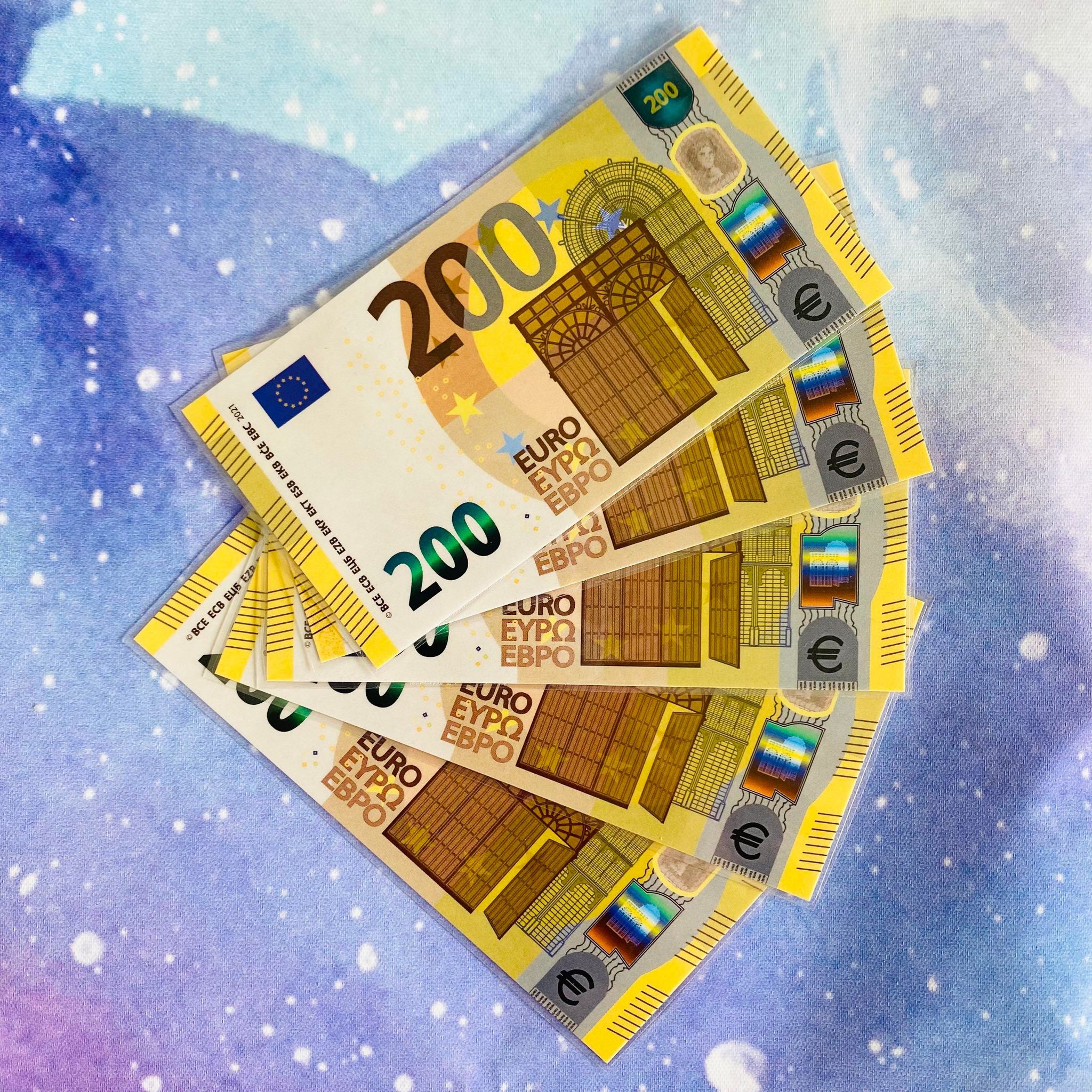 lot-de-5-faux-billets-de-200-euros-gestion-de-budget-faux-billets