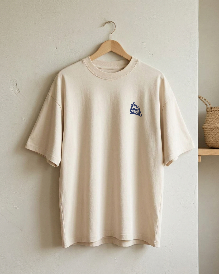 mockup-tshirt-mur-créme-coeur