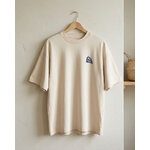 mockup-tshirt-mur-créme-coeur