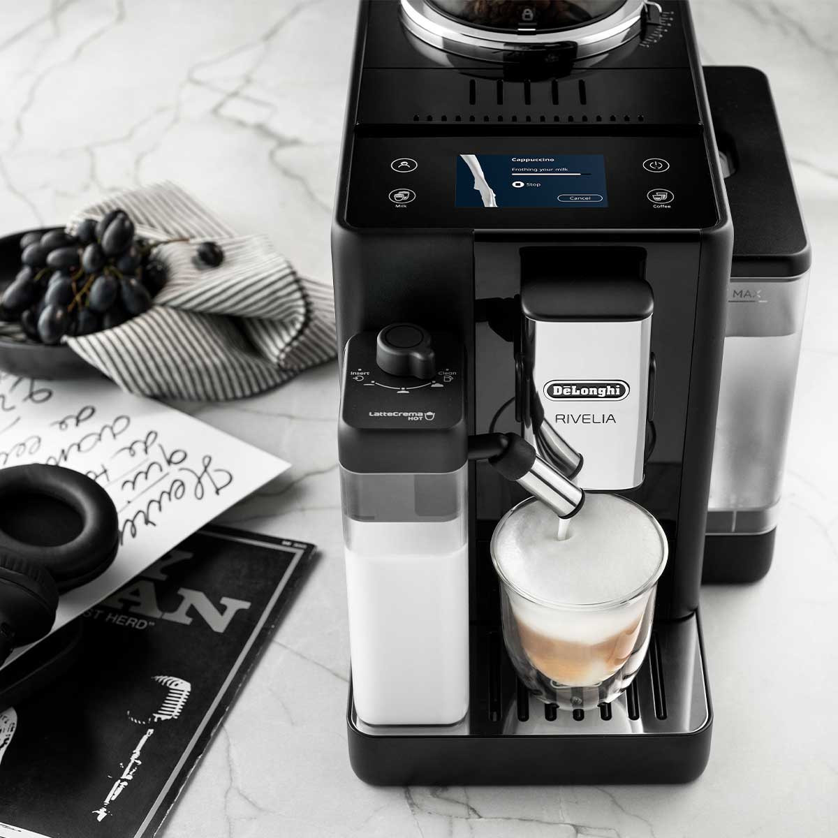 machine-a-cafe-en-grains-delonghi-rivelia-latte-feb-4455b-noir-onyx-94-de-cadeaux-exclusifs (5)