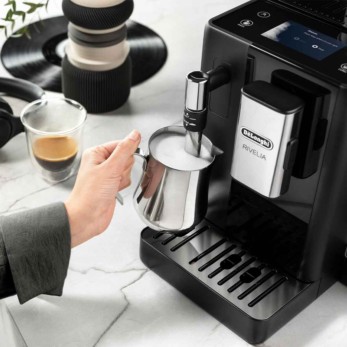 machine-a-cafe-en-grains-delonghi-rivelia-feb-4435b-noir-onyx-94-de-cadeaux-exclusifs (4)