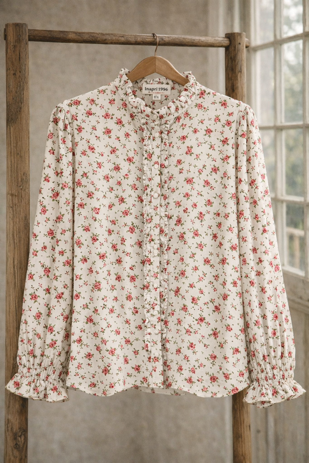 Chemise Douce Fleurs blanc et rose In April 1986 1