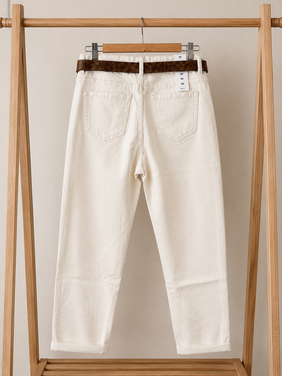 pantalon-mum-fit-ecru-ceinture-taupe-1