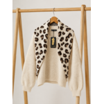 pull-beige-avec-echarpe