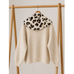pull-beige-avec-echarpe-1