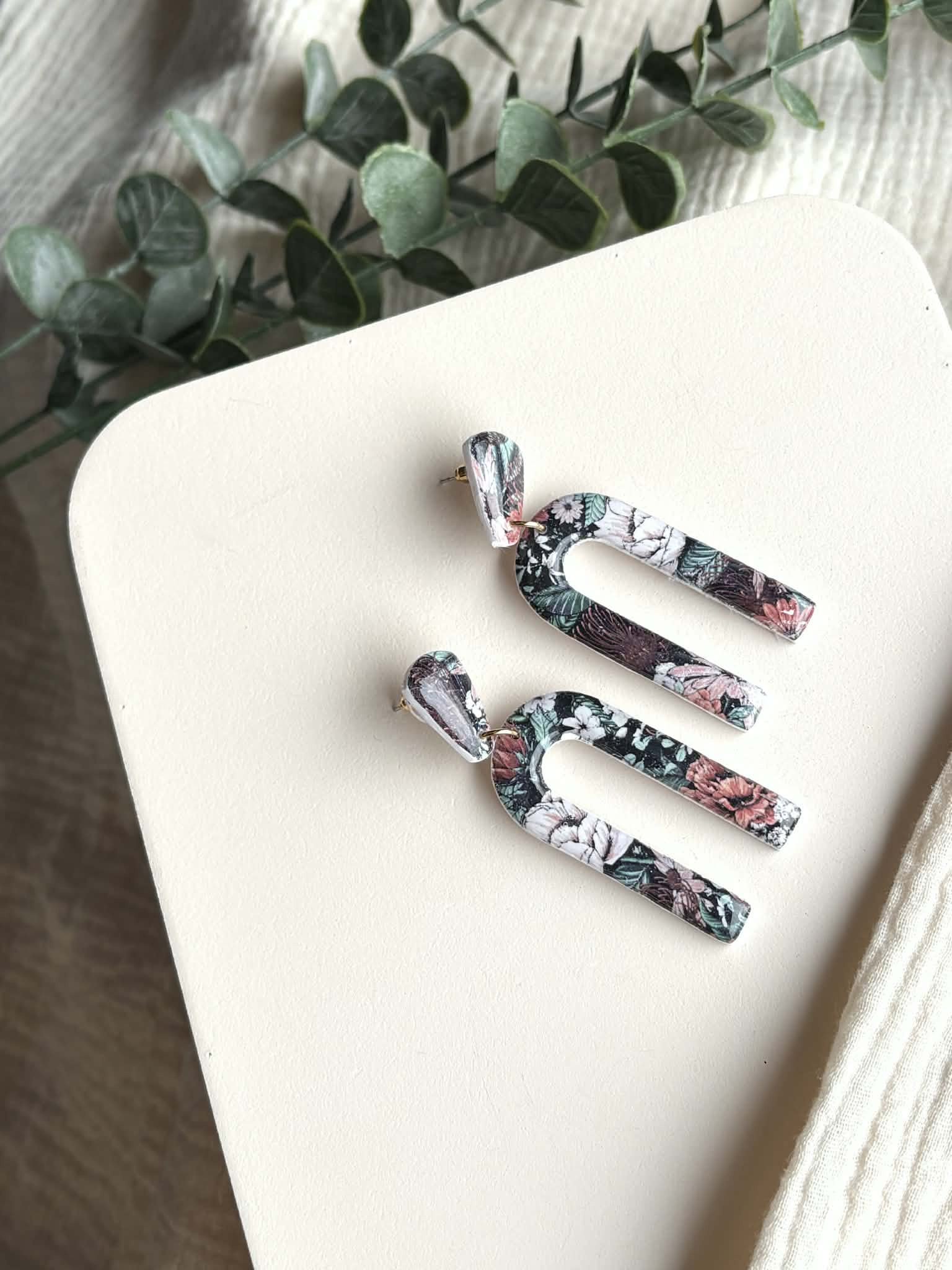 ff09f502-9360-47f7-8e4c-38fdc95f2705