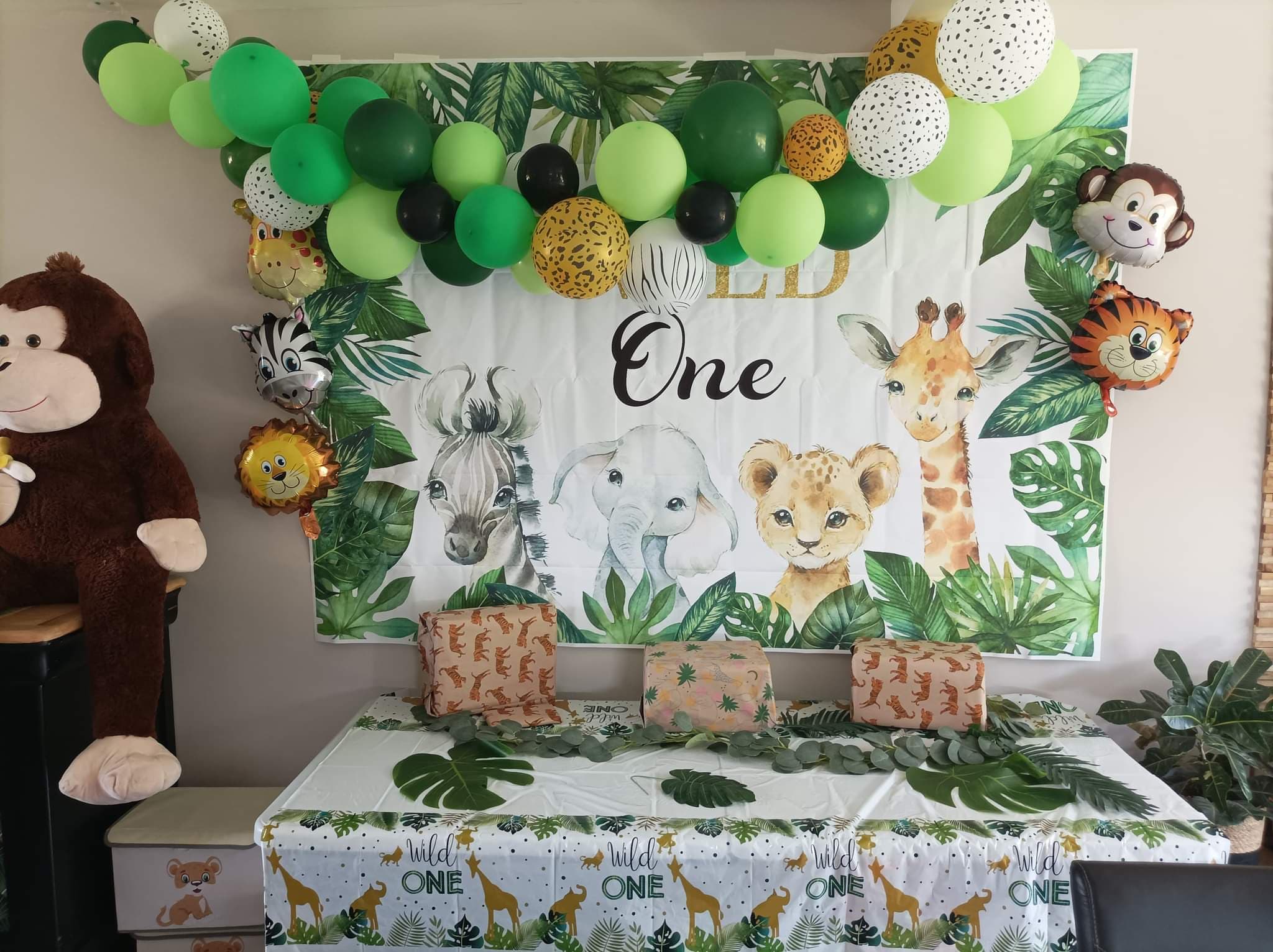 La_festibox_kit_location_jungle_client_toile_fond_wild_one