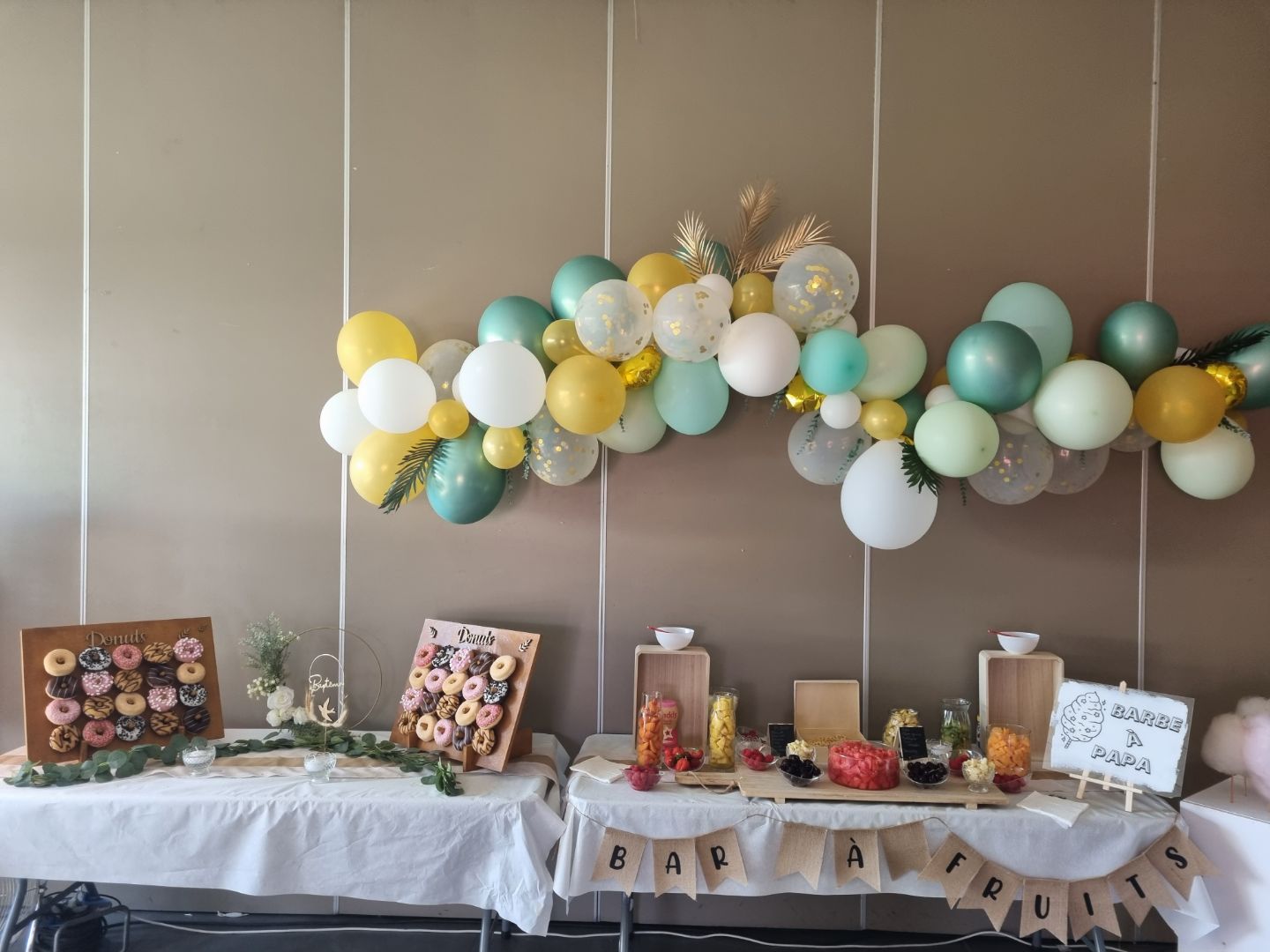 La_Festibox_donuts_table_a fruits