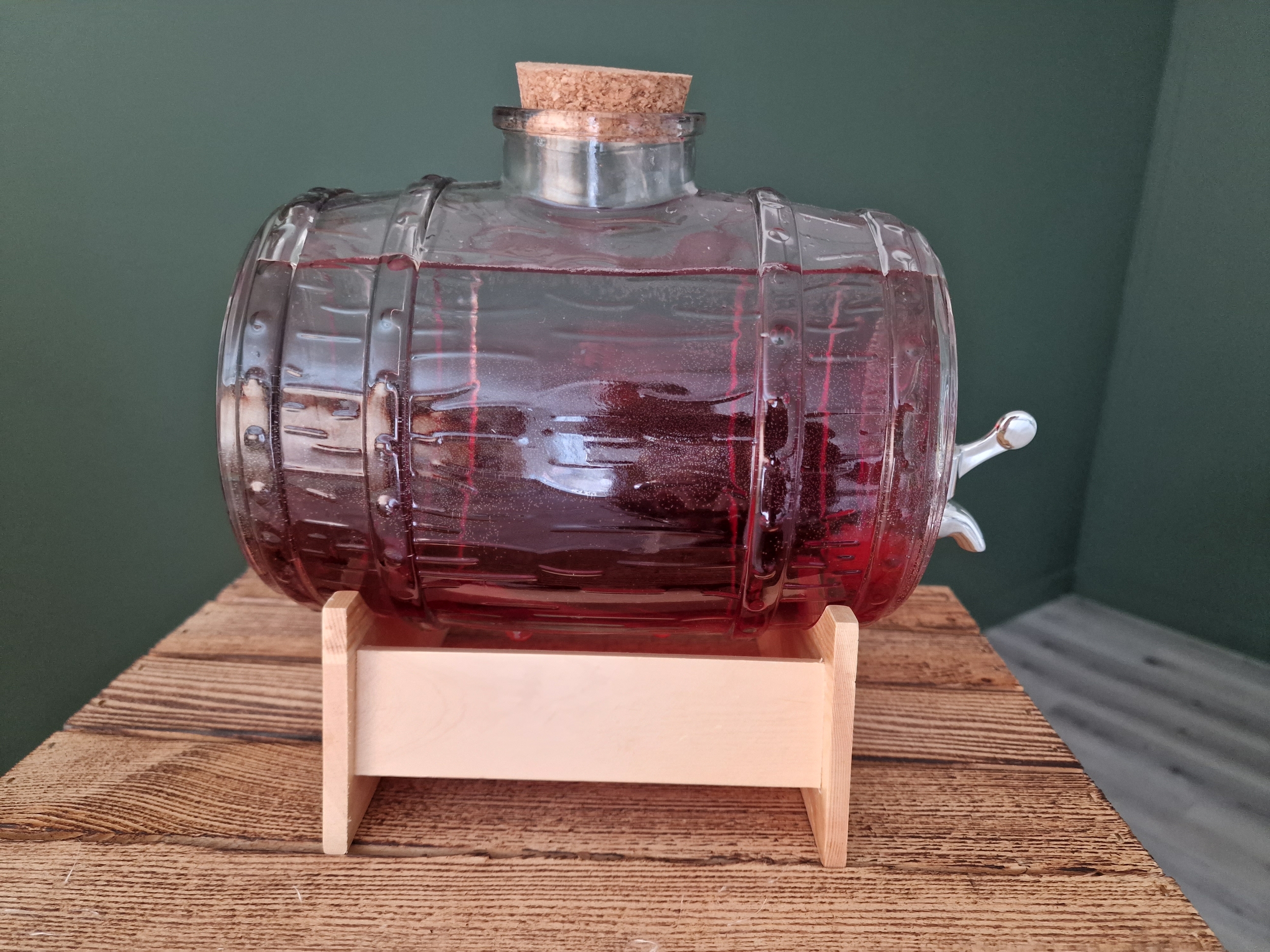Tonneau En Verre Avec Robinet Et Support Bois – 1,5 Litre – Pour Vin, Bière, Jus, Limonade – Décoration Originale