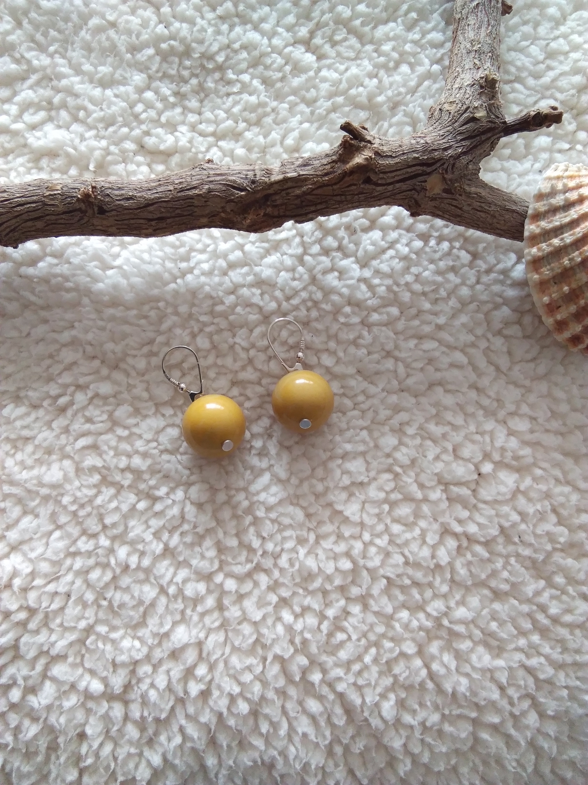 Boucles d\'oreilles pendantes en ambre jaune véritable et argent 925°/°°.