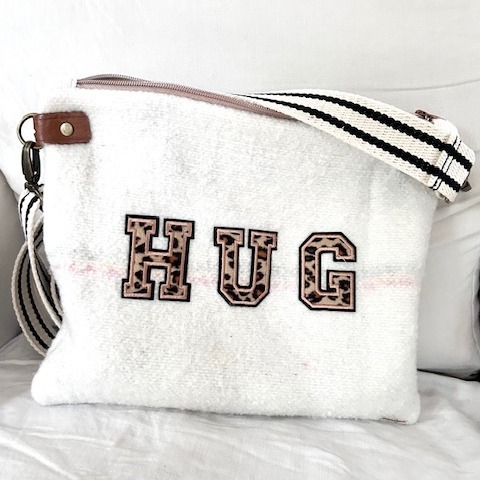 SAC BANDOULIERE HUG LEOPARD4
