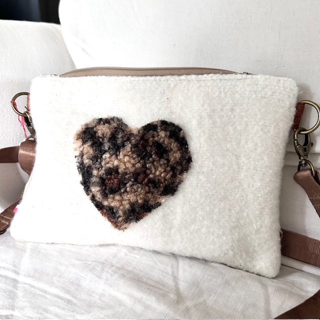 sac bandouliere coeur1