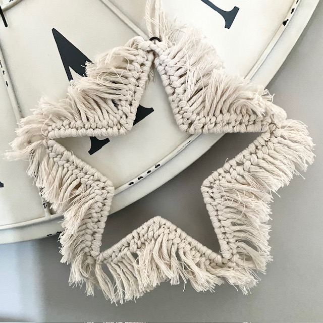 étoile en macramé