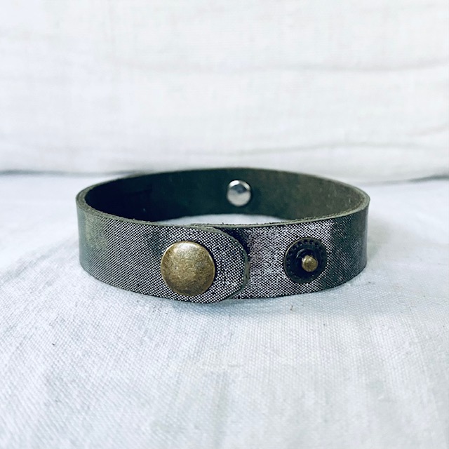 bracelet ZOE  en cuir gris argent