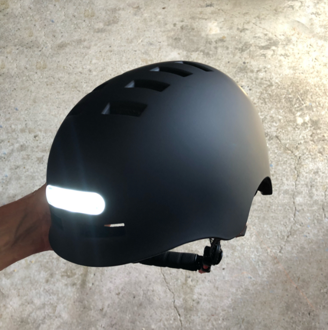 Casque NOMADLED urbain noir avec éclairage Led avant et arrière