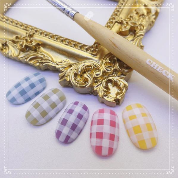 Pinceau Piona check de mayo pour nail art ligne