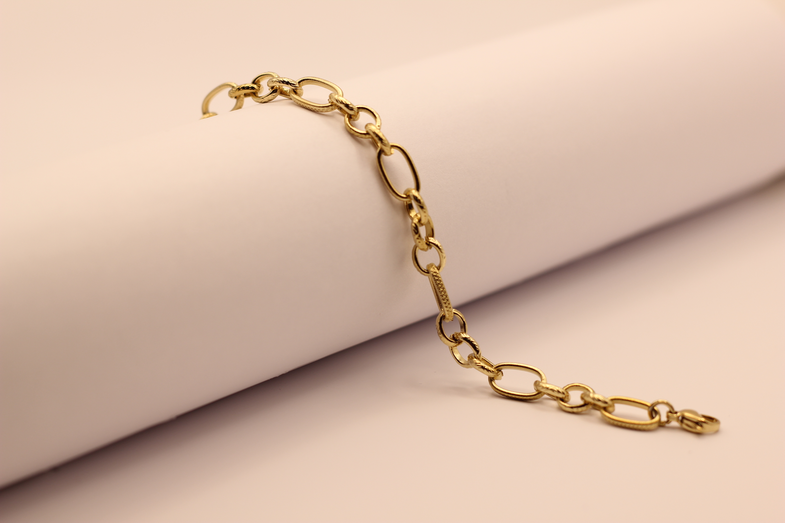 Bracelet chaîne en acier doré