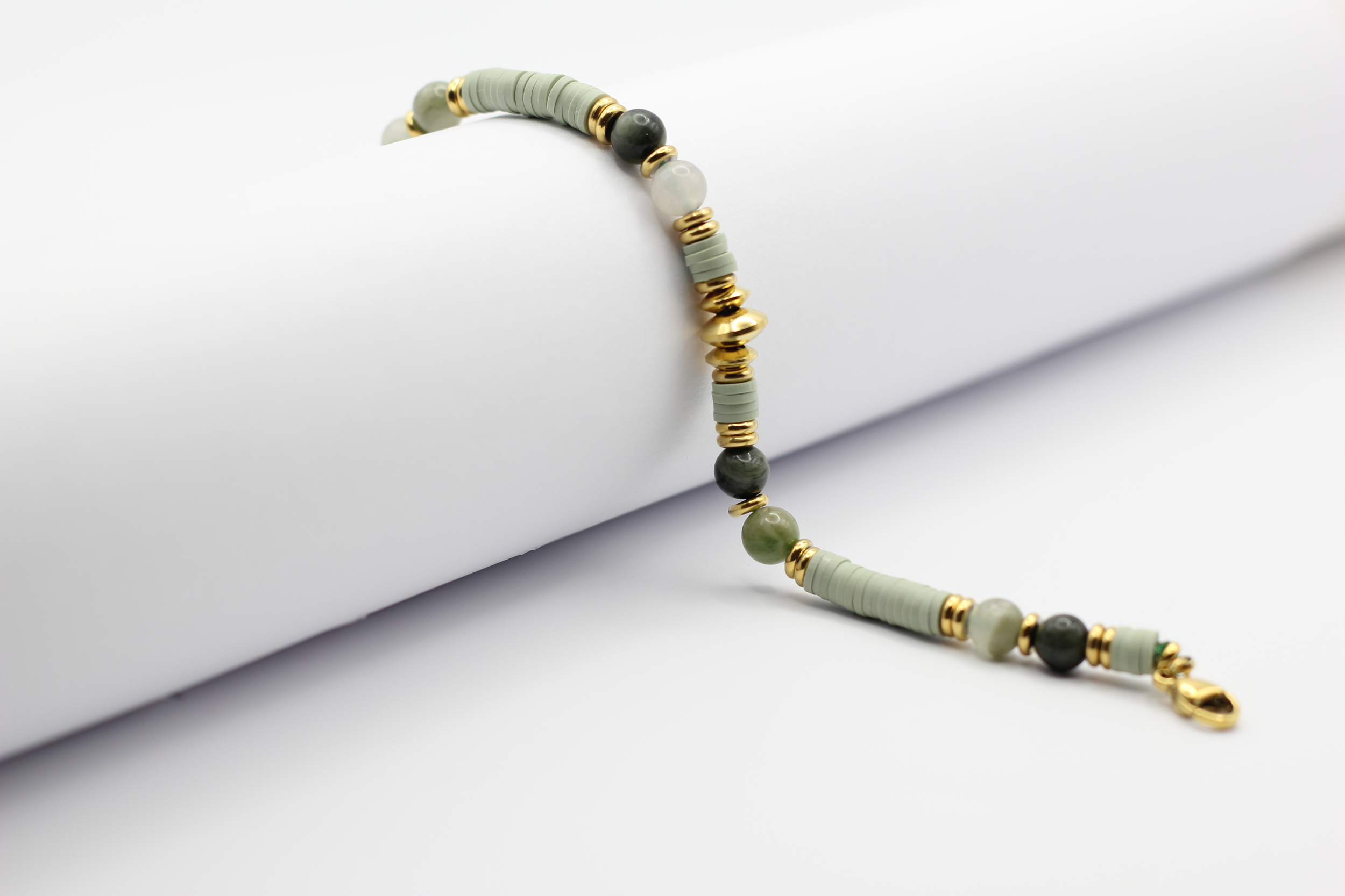Bracelet en acier doré et jade vert