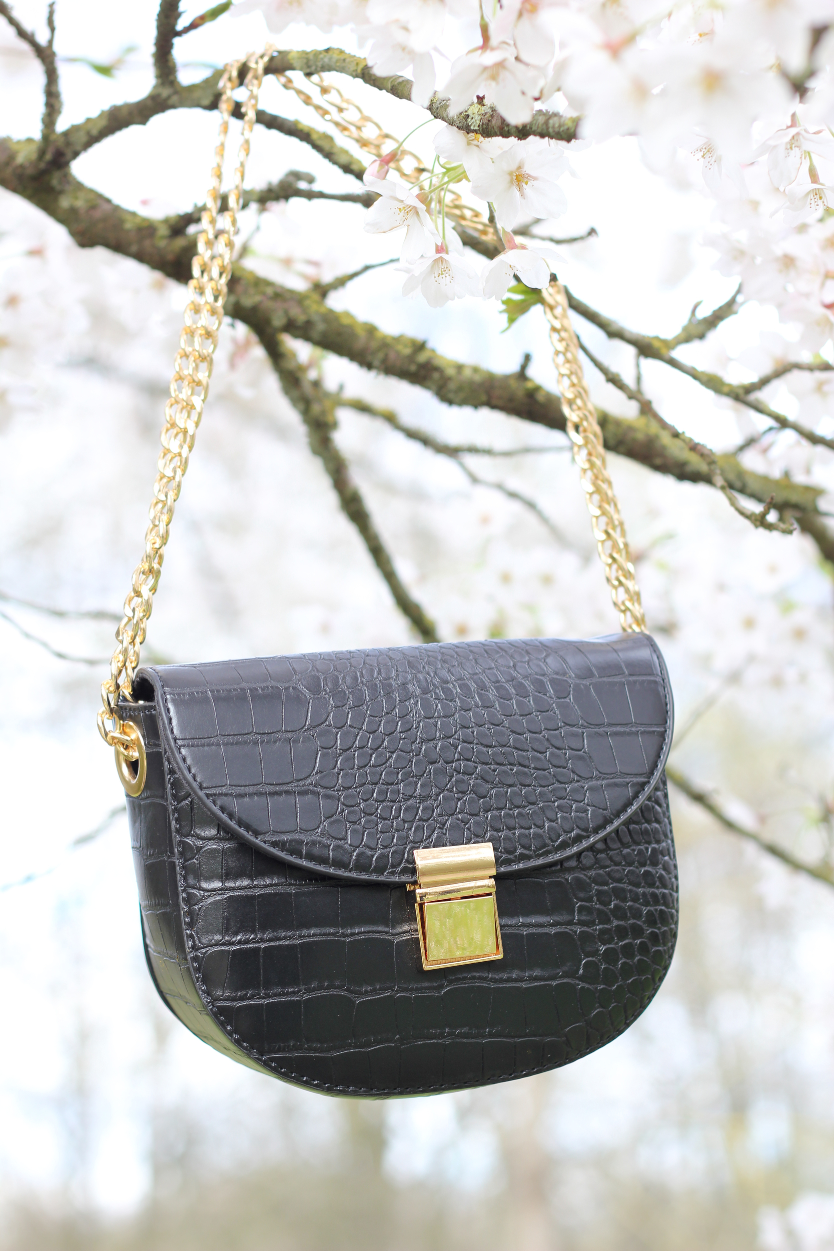 Sac à main noir bandoulière dorée Kiara