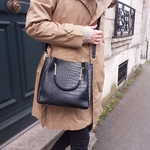 sac à main à bandoulière effet croco noir