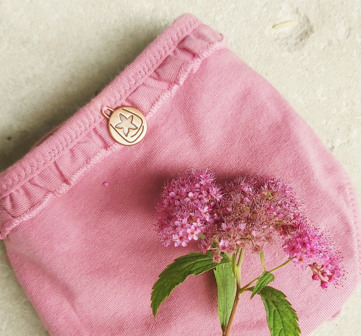 Culotte à volants coton bio Fleur de lotus zoom - V3 - Natura Feel