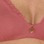 Triangle à volants coton bio face Fleur de lotus zoom - Natura Feel
